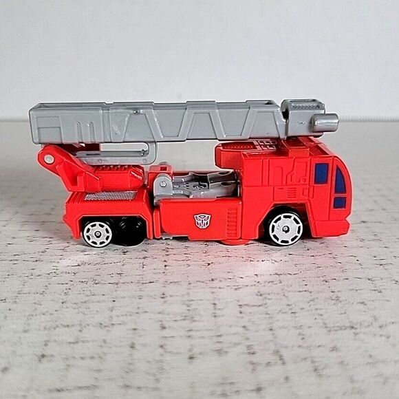 Transformers RID Optimus Prime Fire truck Complete w/ J HOOK CARD & Instructions - Picture 3 of 10